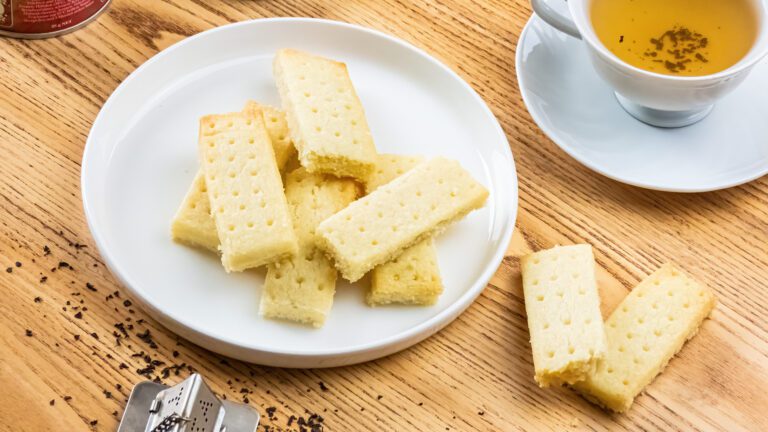 La photo représente la recette : Biscuits Shortbread : Un délice Écossais