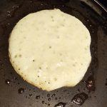 Pancakes (Authentiques et incroyablement délicieux): The image is a representative of the step 4
