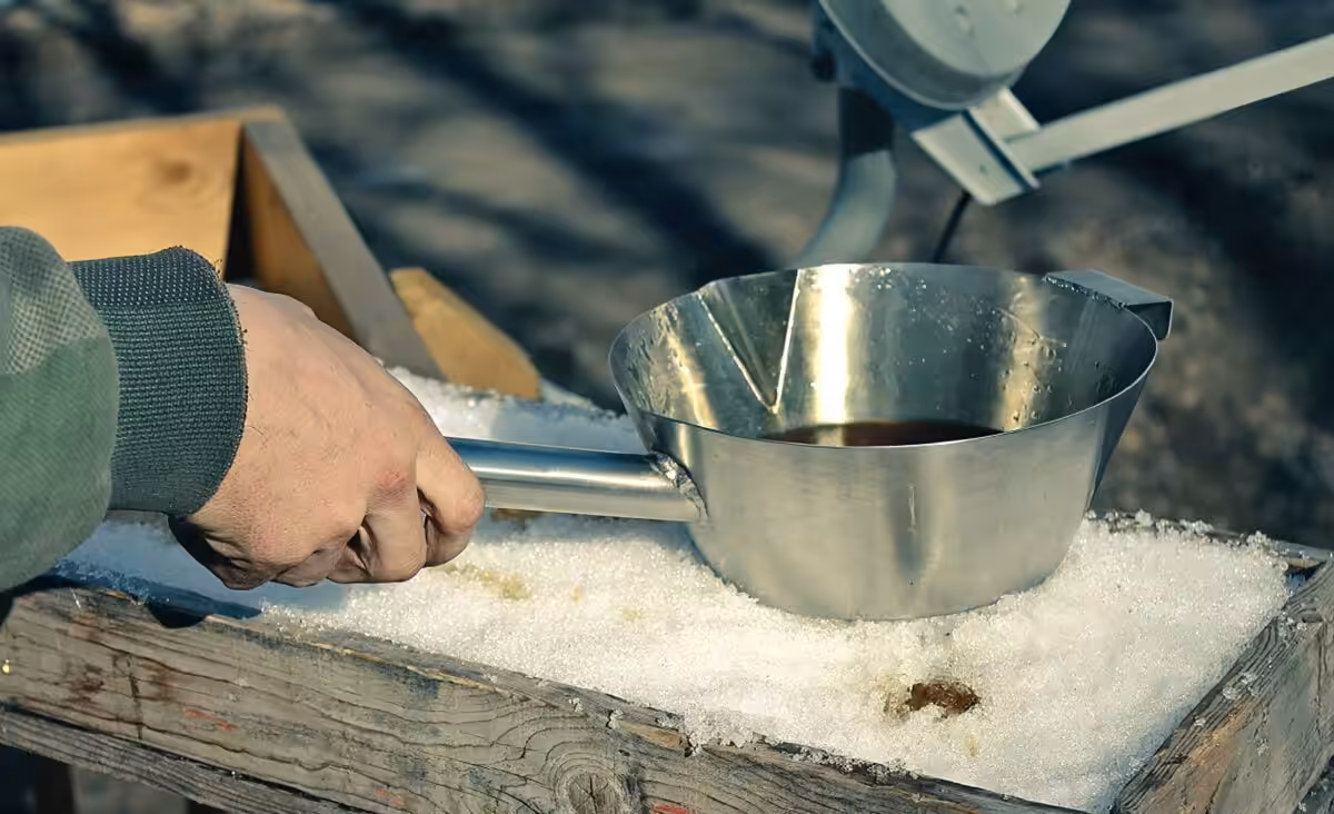 Découvrez les cabanes à sucre : une tradition québécoise sucrée