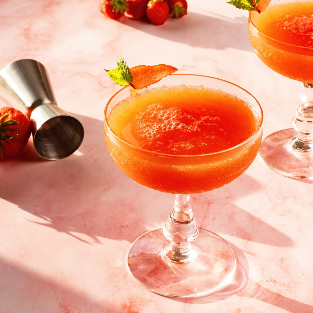 La photo représente la recette : Strawberry Daiquiri Cocktail