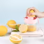 Jus pétillant orange, citron et grenadine (Mocktail pour enfant) : La photo est une représentation de l'étape 2