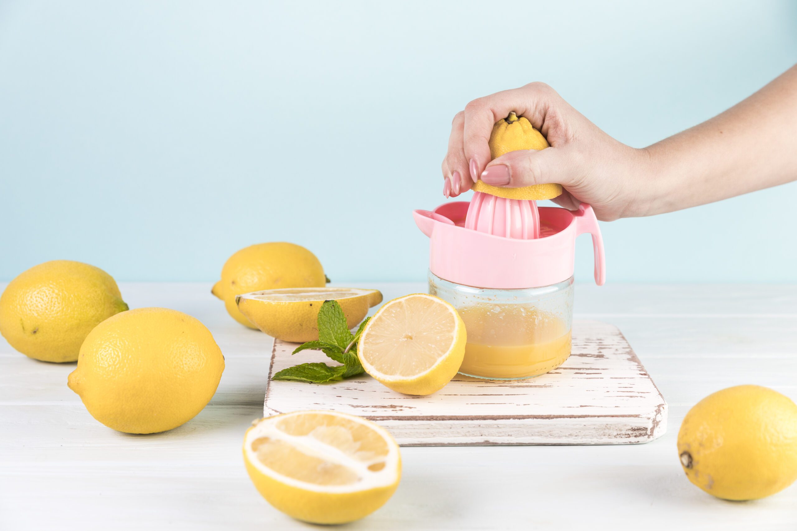 Sparkling Orange, Lemon, and Grenadine Mocktail: A Kid-Friendly Recipe : La photo est une représentation de l'étape 2