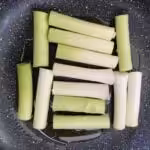Leeks Vinaigrette with Eggs : La photo est une représentation de l'étape 4