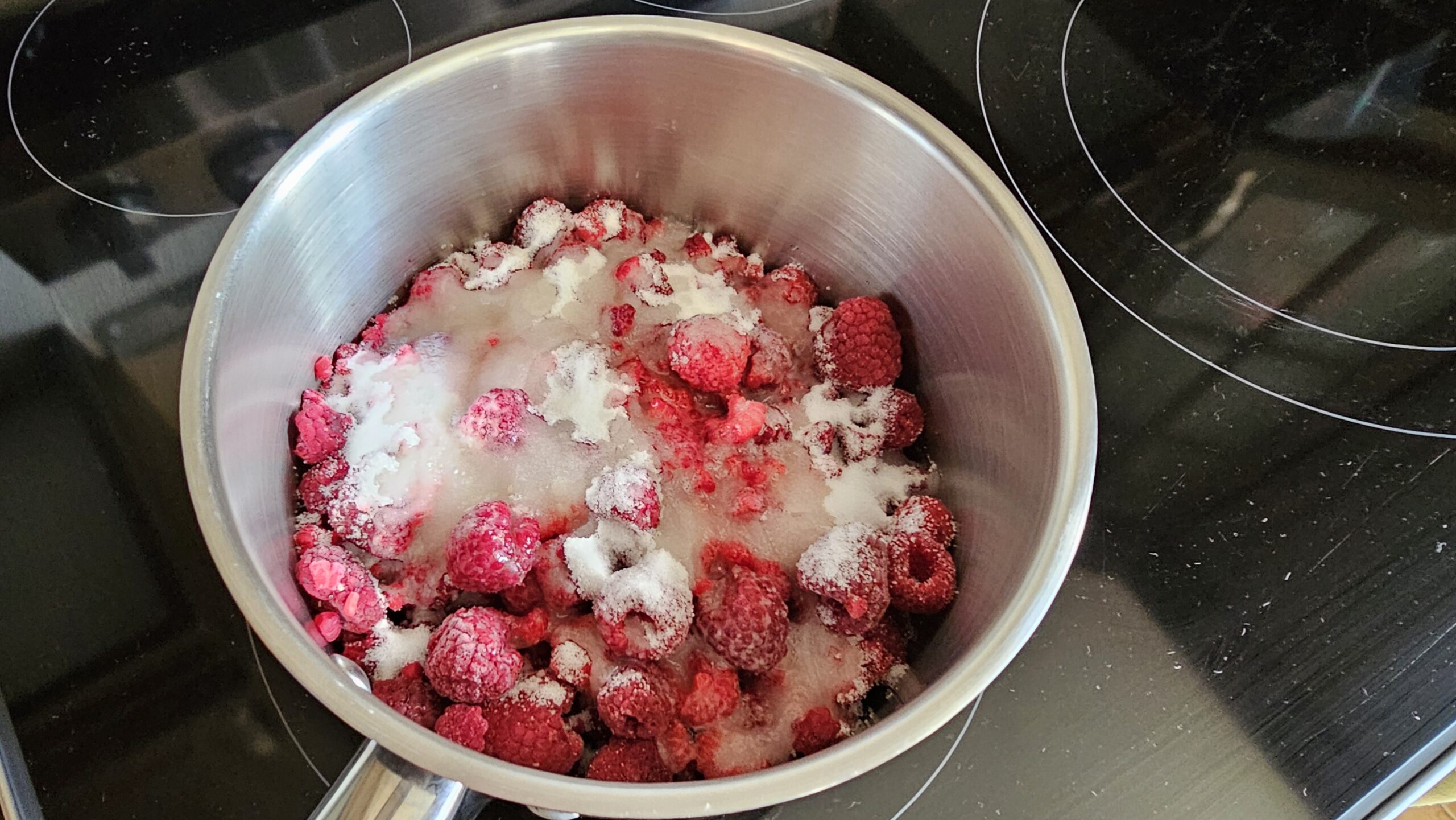 Raspberry sorbet with Ice Cream Maker : La photo est une représentation de l'étape 1