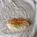 Rouleaux de printemps aux crevettes : La photo est une représentation de l'étape 5
