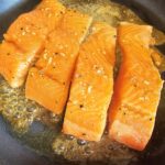 Maple-Glazed Salmon Fillets : La photo est une représentation de l'étape 3