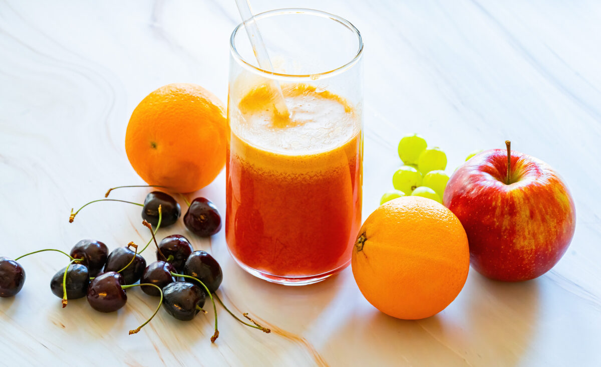 Jus de fruits frais : Orange, pomme, raisin et cerises