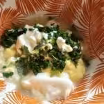 Crunchy broccoli, apple, avocado, and bacon salad: Creamy maple-lemon dressing : La photo est une représentation de l'étape 2