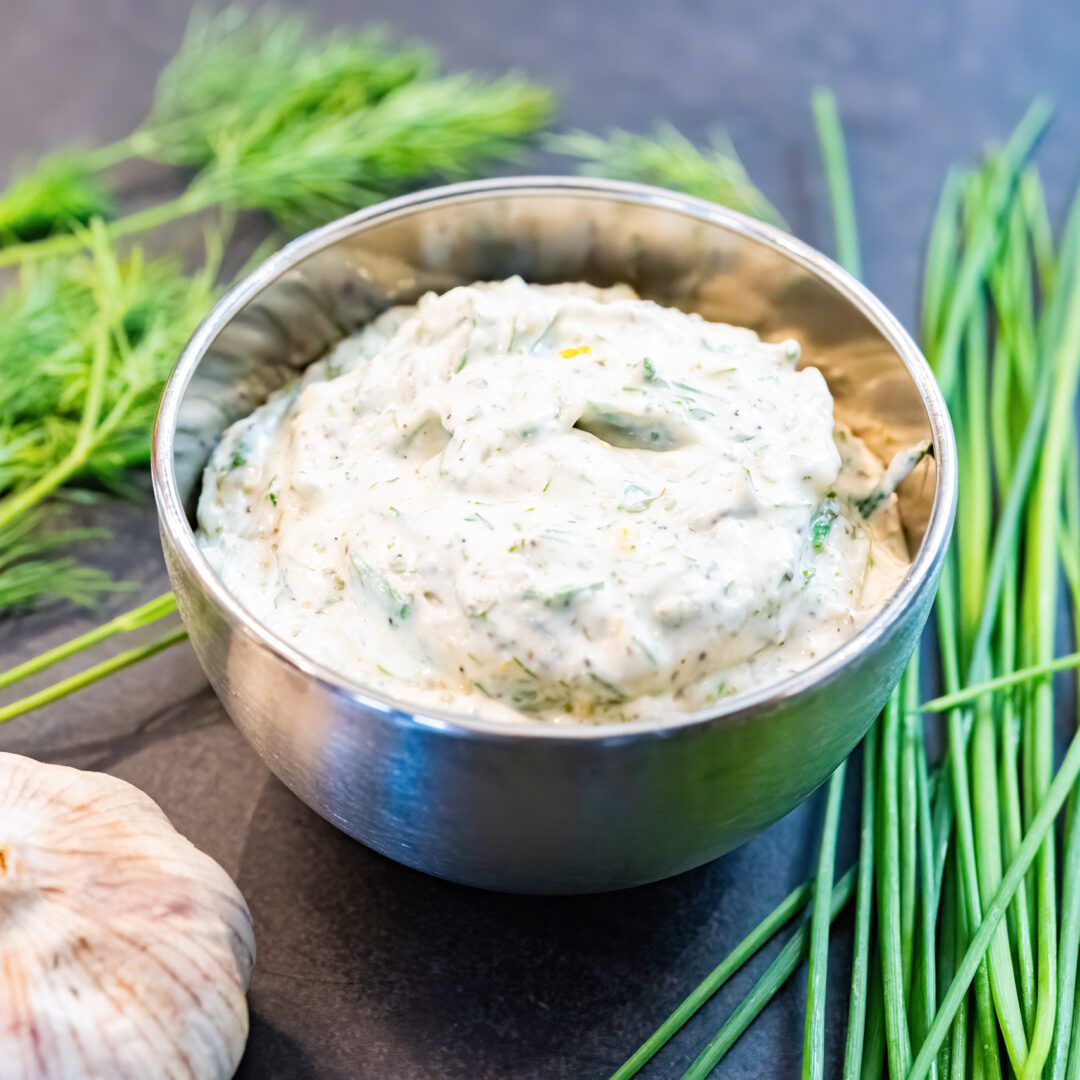 La photo représente la recette : Easy and Creamy Homemade Ranch Dressing