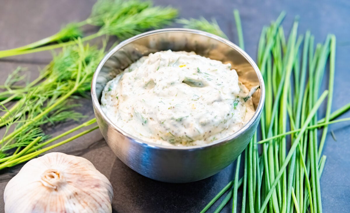 Easy and Creamy Homemade Ranch Dressing