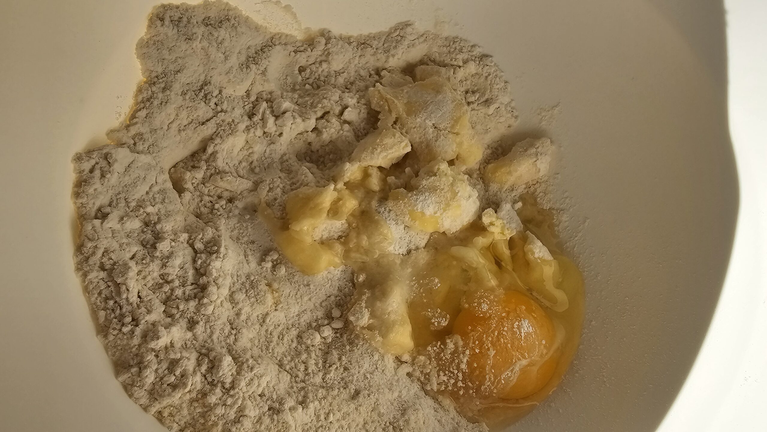 Almond powder shortcrust pastry : La photo est une représentation de l'étape 1