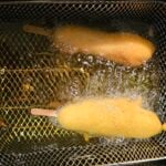 Homemade Beer-Battered Corn Dog (simple and crispy) : La photo est une représentation de l'étape 7