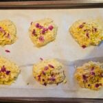 Scones amande, pistache et rose : recette délicate et parfumée : La photo est une représentation de l'étape 6