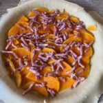 Tarte rustique à la courge butternut, chèvre et lardons fumés : La photo est une représentation de l'étape 8