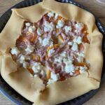 Tarte rustique à la courge butternut, chèvre et lardons fumés : La photo est une représentation de l'étape 11