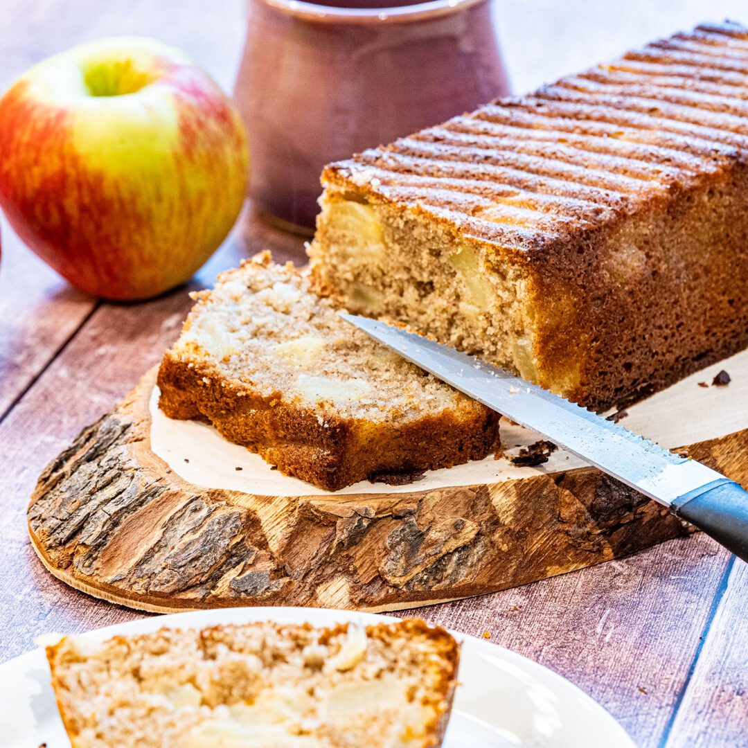 La photo représente la recette : Gâteau moelleux aux pommes, cannelle, gingembre et cardamome