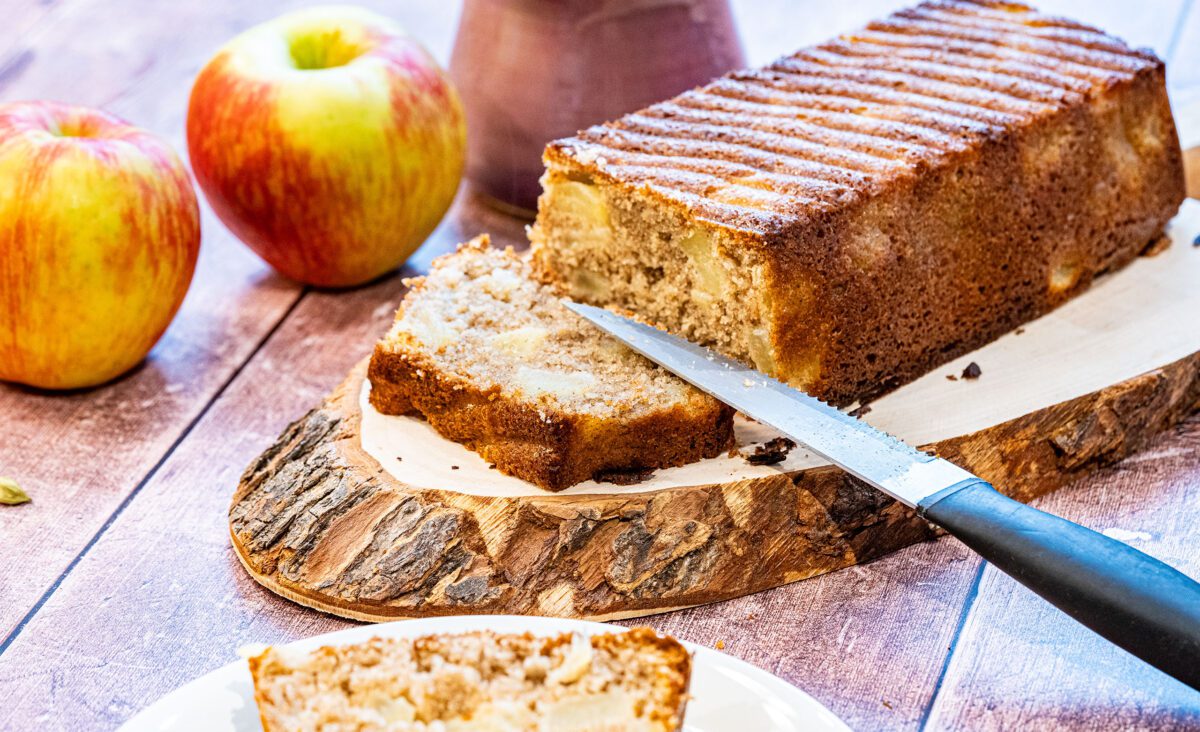 Gâteau moelleux aux pommes, cannelle, gingembre et cardamome