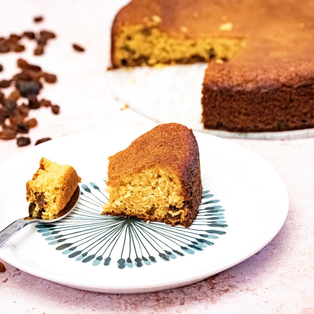 La photo représente la recette : Orange and raisin cake