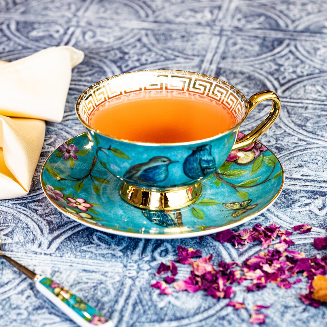 La photo représente la recette : Tisane thérapeutique aux pétales de rose