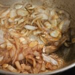 Creamy vegetable and apple soup with maple syrup, ginger, and cumin : La photo est une représentation de l'étape 3