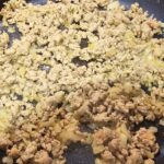 Poivrons farcis au quinoa, chipolatas et patate douce - Recette gourmande : La photo est une représentation de l'étape 3