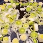 Quiche aux poireaux et jambon : La photo est une représentation de l'étape 2
