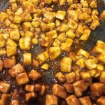 Tofu caramélisé sucré-salé à la sauce hoisin et sirop d’érable : La photo est une représentation de l'étape 3