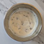 Yogurt Ice Cream with Roasted Rhubarb and Honey (Churned) : La photo est une représentation de l'étape 2