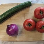 Salade grecque traditionnelle : La photo est une représentation de l'étape 1