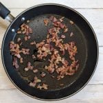 Tender Carrot Verrines with Cream Cheese Mousse and Crispy Lardons (Bacon) : La photo est une représentation de l'étape 3