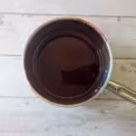 Gâteau moelleux au chocolat avec double crème à la framboise (Style Naked Cake) : La photo est une représentation de l'étape 5