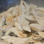 Aiguillettes de poulet à la crème, moutarde, miel et estragon, fondantes au four : La photo est une représentation de l'étape 2